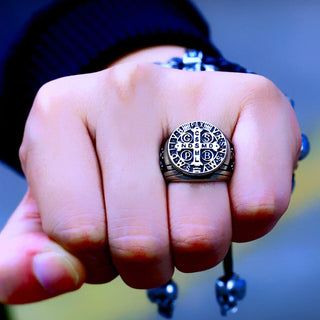 Anillo Cruz de San Benito